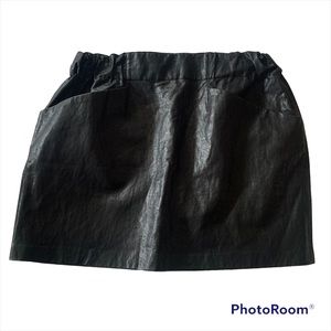Zara skirt | size Large | Black faux leather